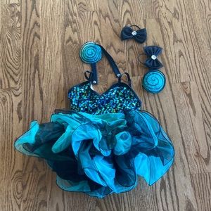 Girl dance costume with accessories